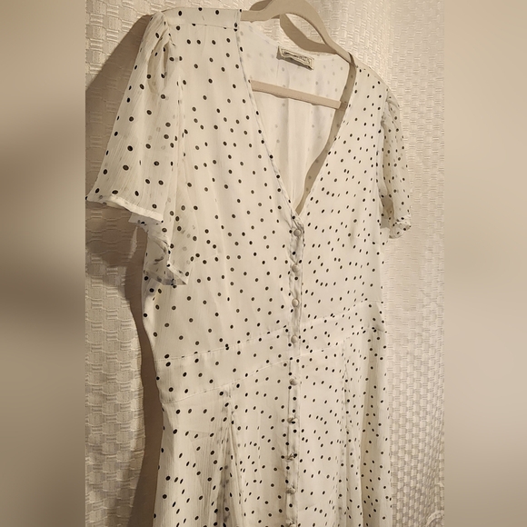 White Polka Dot Mini Dress Button Up Light And Airy Lanacore - Picture 5 of 9